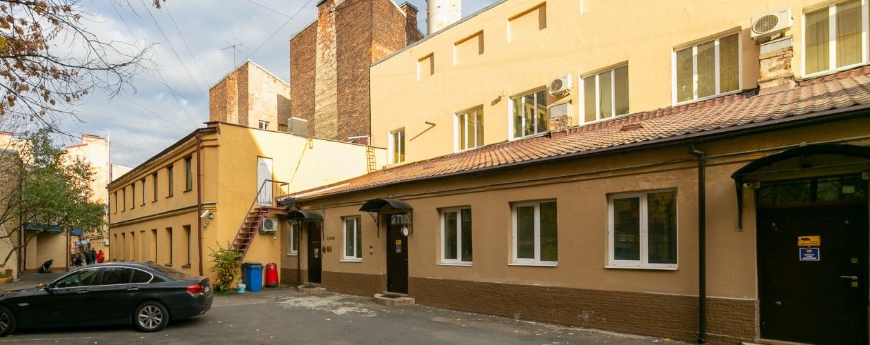 фасад дома, здание по адресу г Санкт-Петербург, ул Разъезжая, д 44 литера И